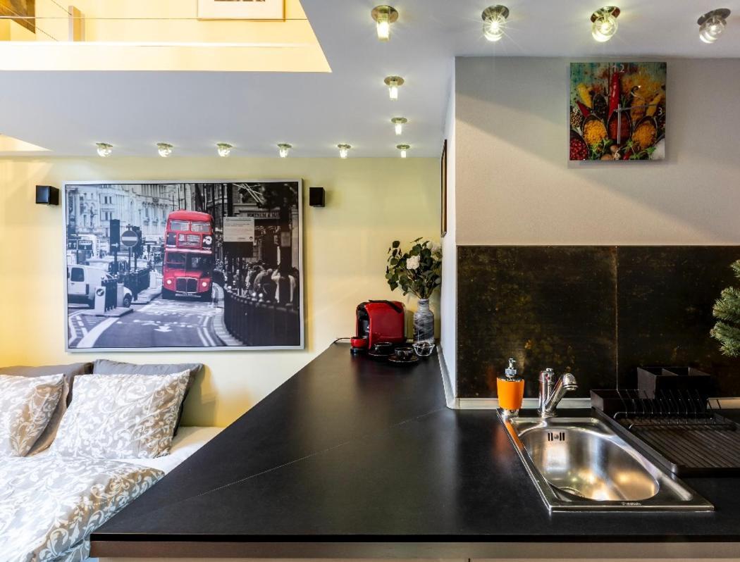 Apartment Hidden Gem In Buda Budapest