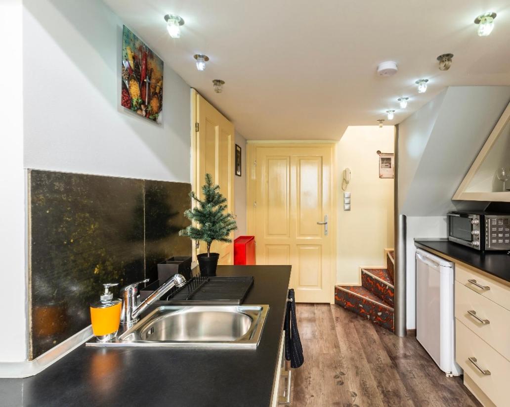 Hidden Gem In Buda Apartment *