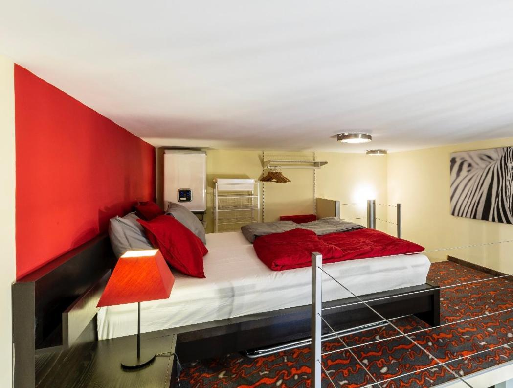 Hidden Gem In Buda Apartment *